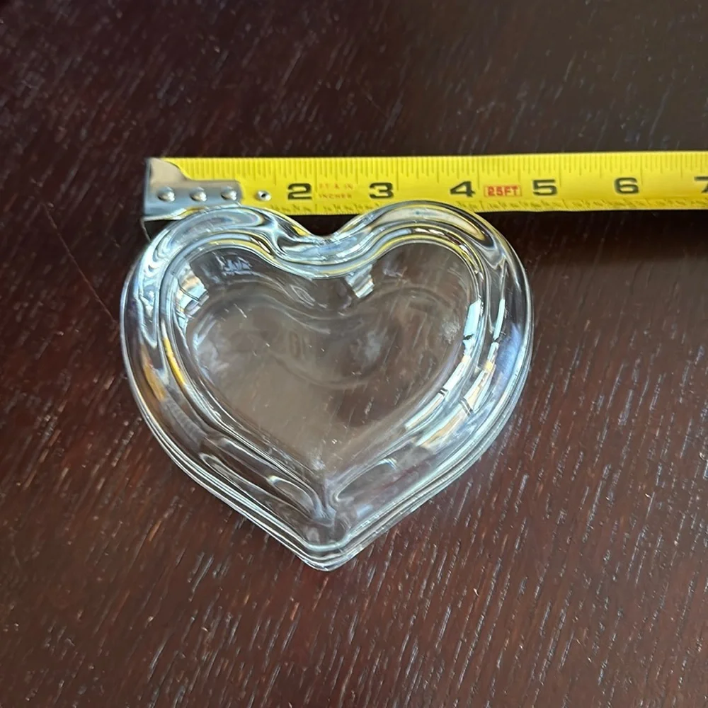 Valentine clear glass heart-shaped trinket box